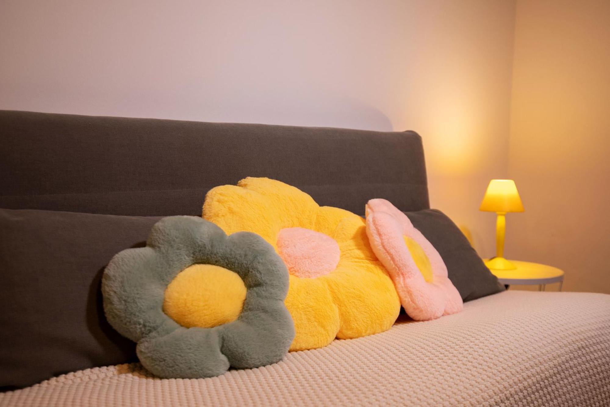 Baby Art Apartment Арона Екстериор снимка