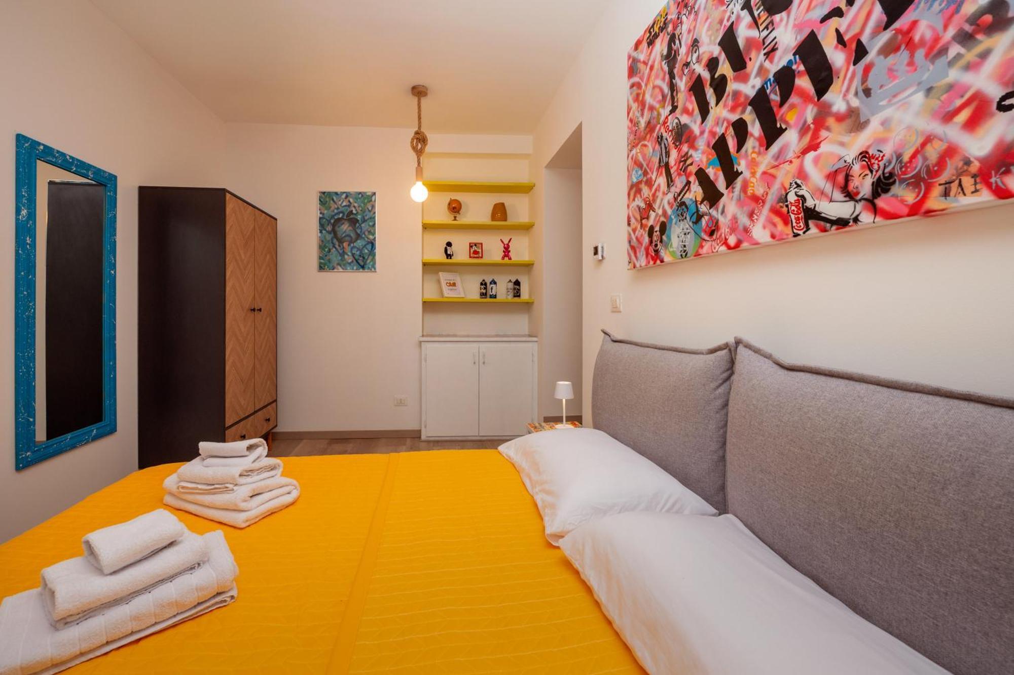Baby Art Apartment Арона Екстериор снимка
