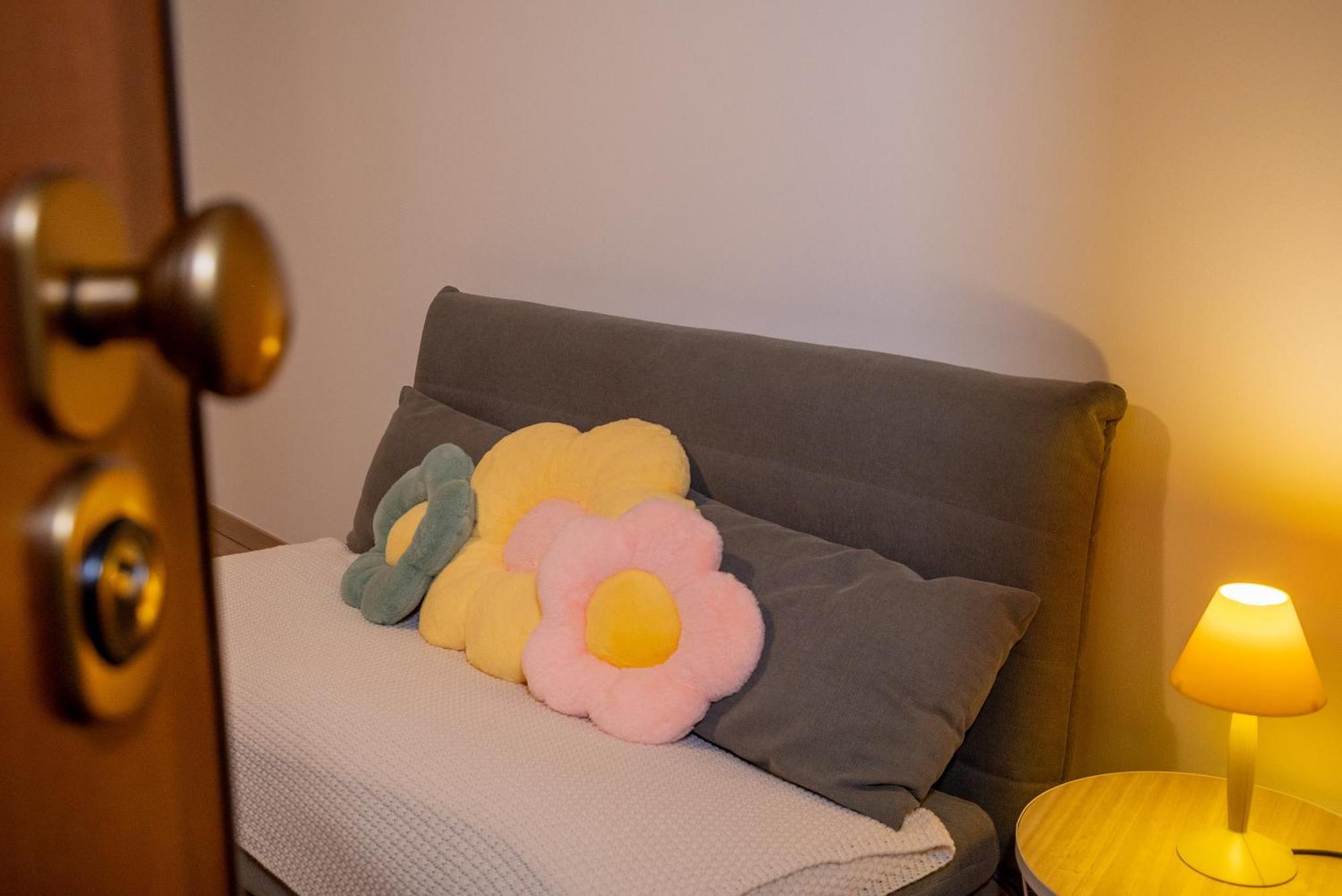 Baby Art Apartment Арона Екстериор снимка